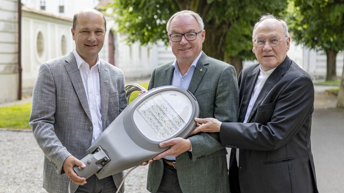 NÖ Gemeindebund-Präsident Johannes Pressl, LH-Stv. Stephan Pernkopf und Bischof Alois Schwarz